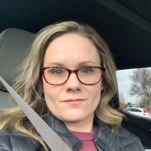 Meet your Posher, Leslie